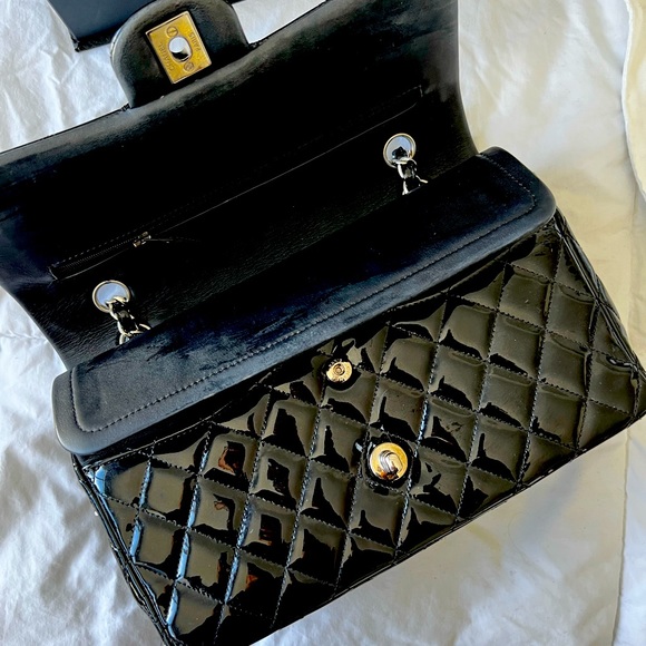 Chanel Classic Double Flap Quilted Patent - Picture 2 of 15